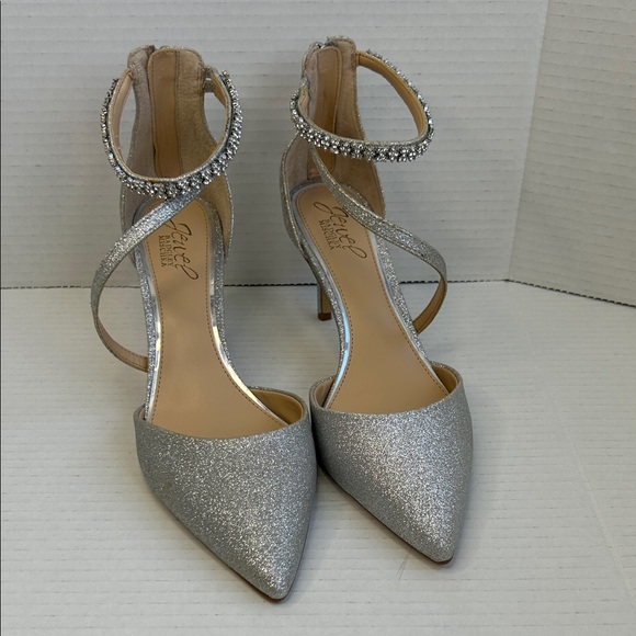 Jewel by Badgley Mischka Silver Glitter Heels Style J-TALLULAH Size 7.5